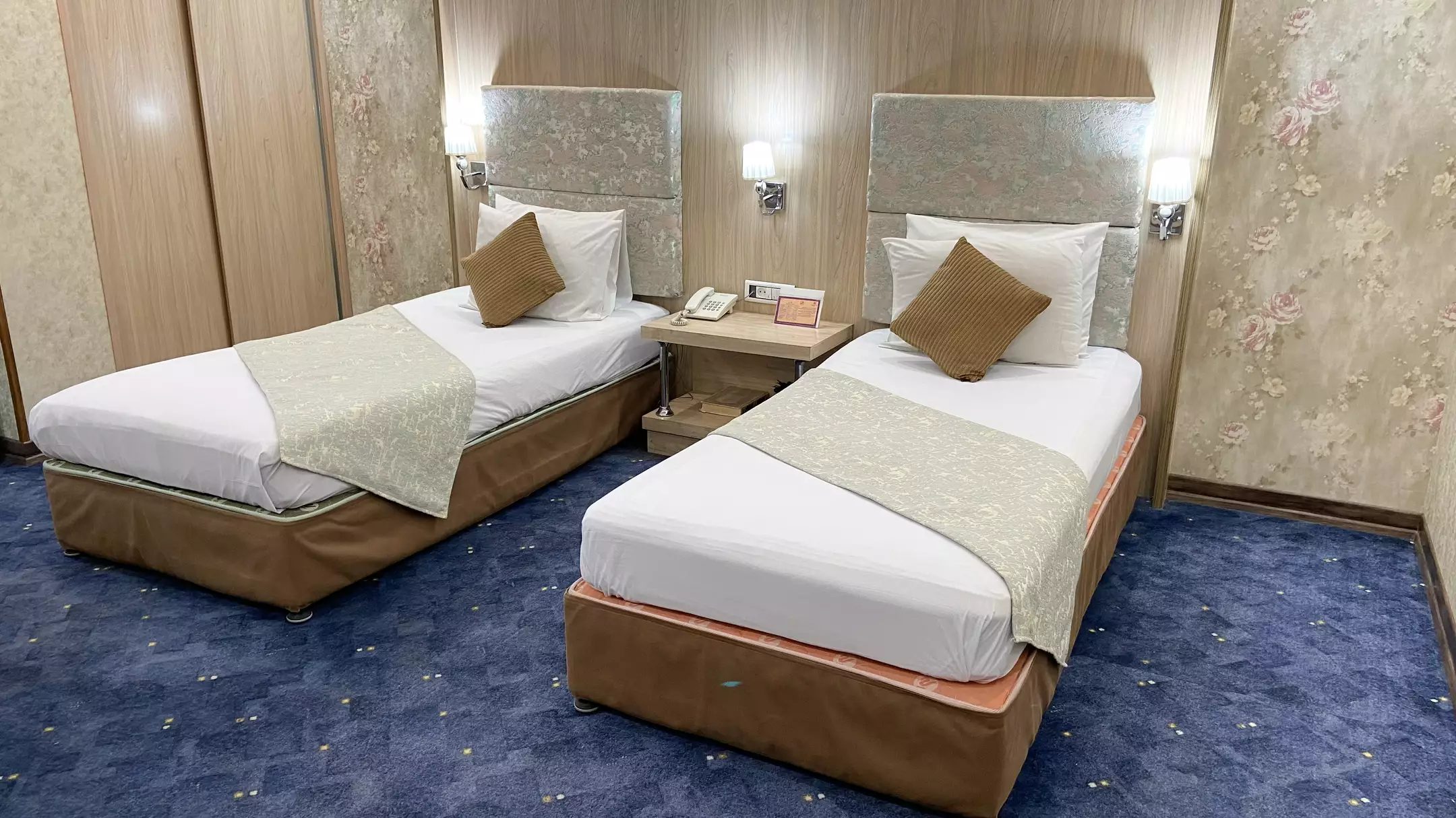 Alibaba https://cdn.alibaba.ir/ostorage/hotel-accommodation-images/670295b6f6ad7f9b8fab0843_73494384-da61-4a2a-9f00-e40978cb1518_تویین (1).webp